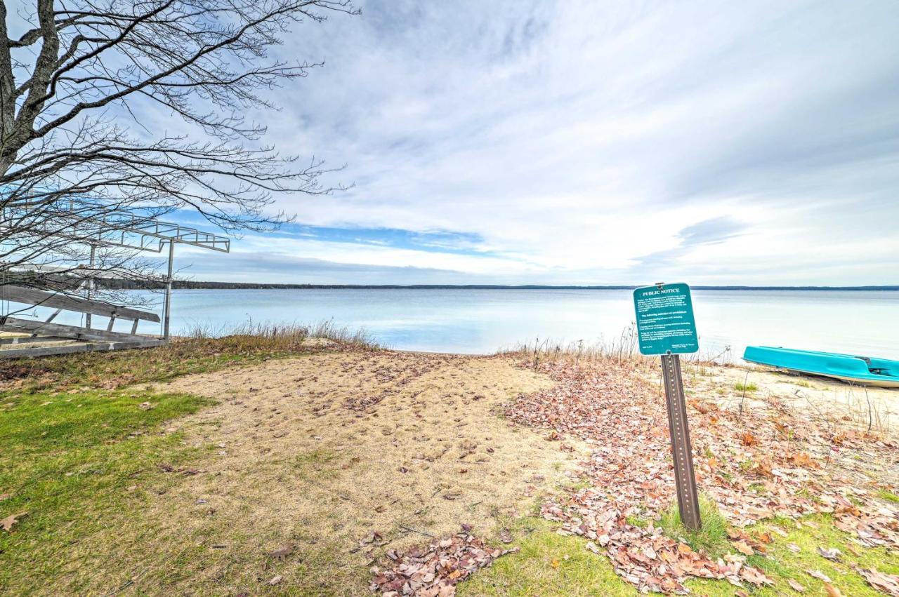 Higgins Lake Retreat - Hike, Swim, Relax! Roscommon Экстерьер фото